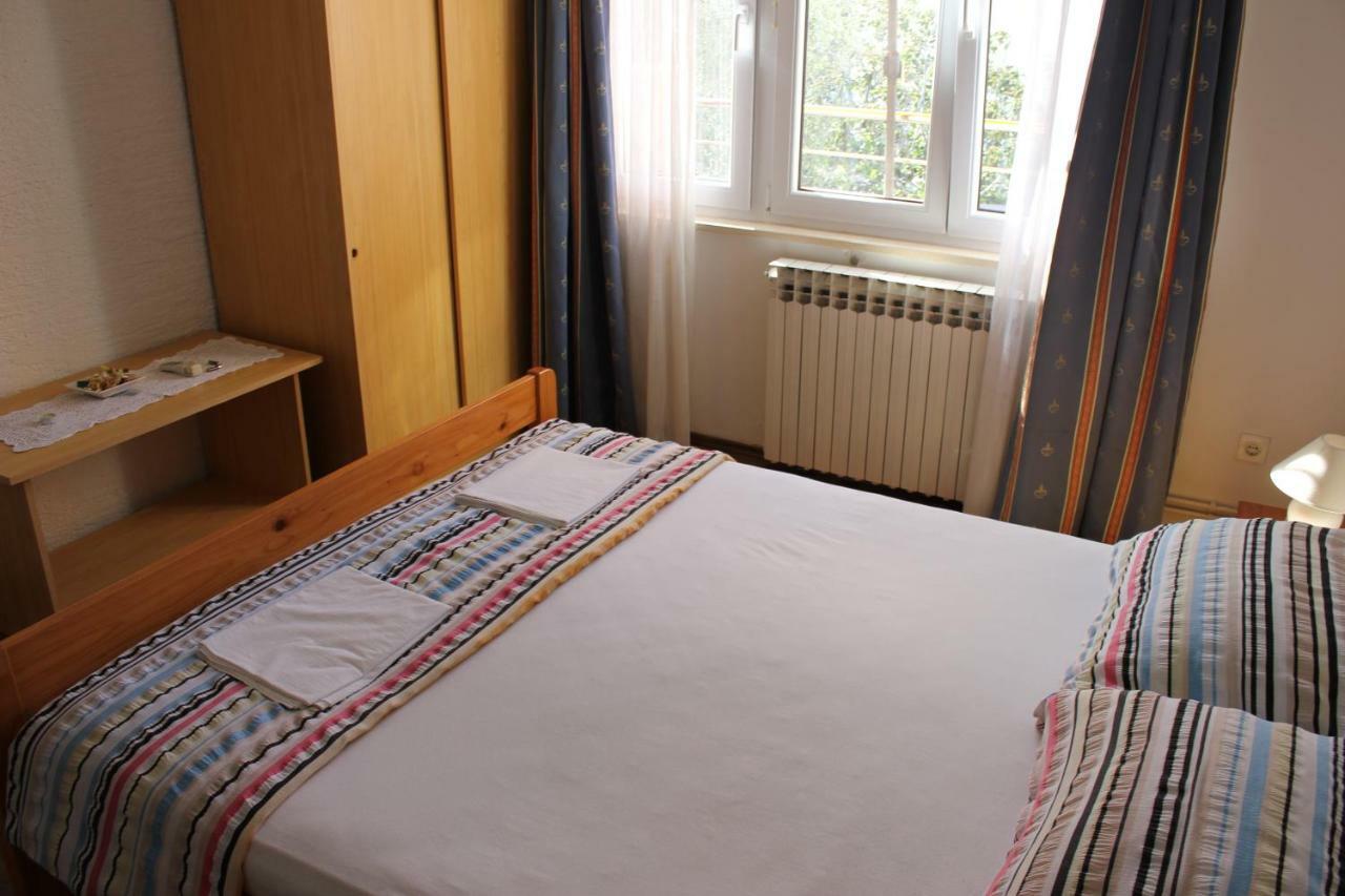 Apartments Hella Vir Zewnętrze zdjęcie